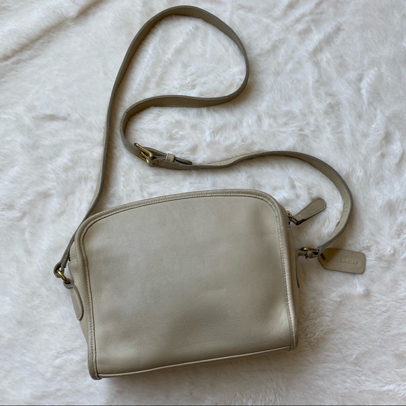 Coach Handbags - Vintage Coach Swingpack Metropolis Crossbody Bag